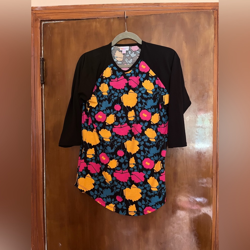 Lularoe Randy tee